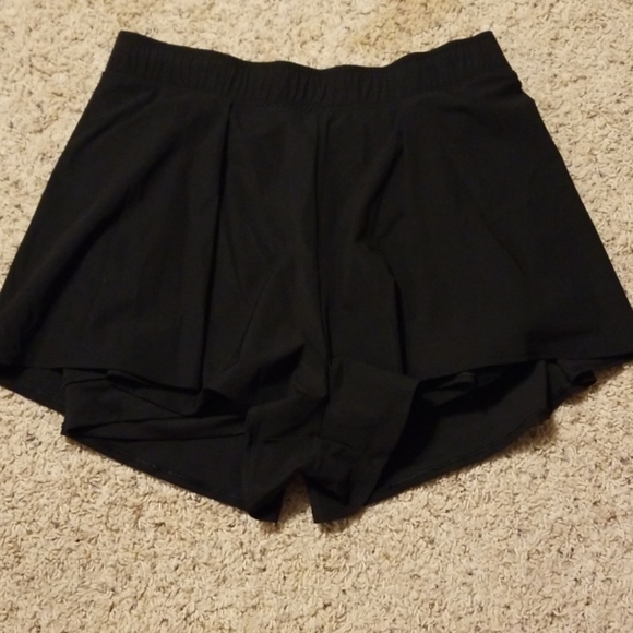 lululemon athletica Pants - Lululemon cruiser short